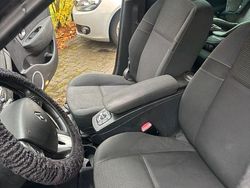 Grau Gebraucht 2009 Renault Mégane III Van / Kleinbus | 2.000 €