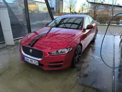 Rot Gebraucht 2018 Jaguar XE Limousine | 16.500 € (Superpreis)