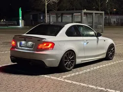 Weiß Gebraucht 2011 BMW 135 M Performance Kleinwagen | 19.990 € (Teuer)