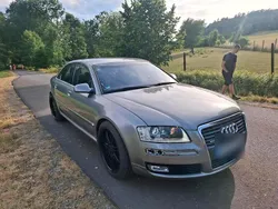 Grau Gebraucht 2003 Audi A8 Limousine | 3.500 €