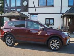 Rot Gebraucht 2017 Toyota RAV4 Hybrid Edition-S SUV | 18.950 €