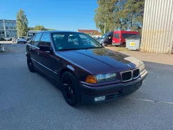 Rot Gebraucht 1995 BMW 318 Limousine | 1.400 €