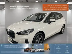 Weiß Gebraucht 2024 BMW 216 Active Tourer Luxury Line Van / Kleinbus | 26.970 € (Fairer Preis)