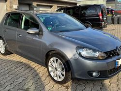 Grau Gebraucht 2011 VW Golf Highline Limousine | 5.550 € (Fairer Preis)