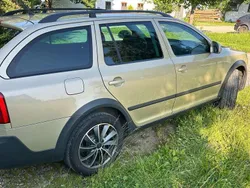 Gold Gebraucht 2011 Skoda Octavia Kombi | 5.500 € (Fairer Preis)