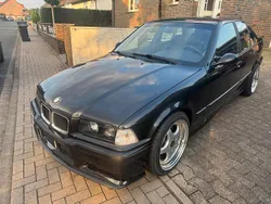 Schwarz Gebraucht 1993 BMW 318 Limousine | 3.990 €