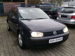 Dunkel blau Gebraucht 2003 VW Golf IV Kleinwagen | 1.901 € (Fairer Preis)