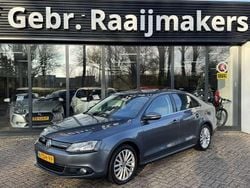 Grau Gebraucht 2013 VW Jetta Hybrid Highline Limousine | 6.400 €