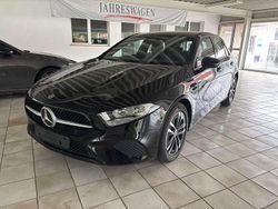 Kosmosschwarz Gebraucht 2023 Mercedes A200 Limousine | 26.990 € (Guter Preis)