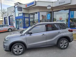 Grau Gebraucht 2023 Suzuki Vitara Comfort SUV | 24.900 € (Fairer Preis)