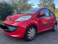 Rot Gebraucht 2005 Peugeot 107 Kleinwagen | 2.300 € (Etwas zu teuer)