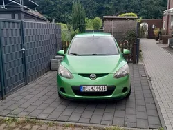 Grün Gebraucht 2009 Mazda 2 Kleinwagen | 3.650 €