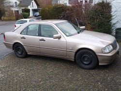 Gold Gebraucht 1999 Mercedes C220 Limousine | 4.100 € (Superpreis)