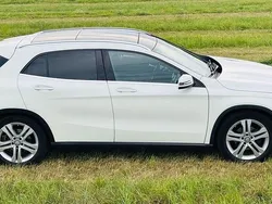 Weiß Gebraucht 2016 Mercedes GLA220 Urban SUV | 14.800 € (Fairer Preis)
