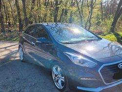 Grau Gebraucht 2016 Hyundai i30 Turbo Limousine | 12.900 € (Fairer Preis)