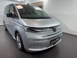 Reflexsilber metallic Gebraucht 2024 VW T7 Style Van | 50.890 € (Superpreis)