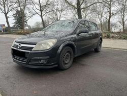 Schwarz Gebraucht 2005 Opel Astra Kombi | 800 € (Superpreis)