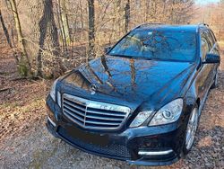 Schwarz Gebraucht 2012 Mercedes E200 Kombi | 13.400 € (Fairer Preis)