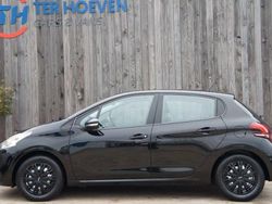 Schwarz Gebraucht 2015 Peugeot 208 Access Kleinwagen | 3.600 € (Fairer Preis)