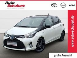 Weiss Gebraucht 2015 Toyota Yaris Hybrid Style Limousine | 12.480 € (Fairer Preis)