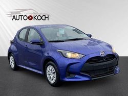 Blau Neu 2025 Toyota Yaris Hybrid Business Edition Limousine | 23.640 € (Guter Preis)