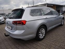 Silber Gebraucht 2023 VW Passat R-line Kombi | 22.950 € (Fairer Preis)