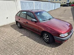 Rot Gebraucht 1996 Opel Astra Limousine | 1.200 € (Fairer Preis)