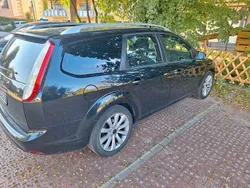 Schwarz Gebraucht 2009 Ford Focus Kombi | 2.550 € (Fairer Preis)