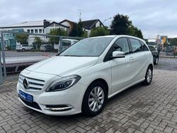 Weiß Gebraucht 2014 Mercedes B180 Van / Kleinbus | 10.500 € (Guter Preis)
