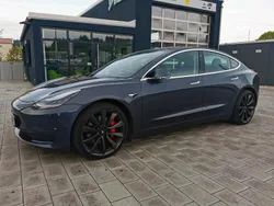 Grau Gebraucht 2020 Tesla Model 3 Performance Limousine | 22.430 € (Guter Preis)