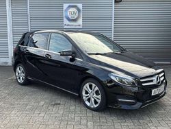 Nachtschwarz Gebraucht 2015 Mercedes B200 Van / Kleinbus | 15.500 € (Fairer Preis)