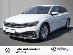 Gletscherweiß metallic Gebraucht 2023 VW Passat GTE Kombi | 29.980 € (Guter Preis)