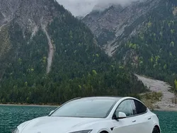 Weiß Gebraucht 2024 Tesla Model 3 Limousine | 34.990 € (Etwas zu teuer)