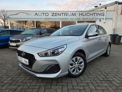 Platinum silver / mic Gebraucht 2020 Hyundai i30 Trend Limousine | 12.850 € (Superpreis)