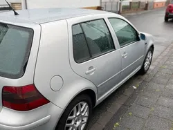Grau Gebraucht 1999 VW Golf IV Kleinwagen | 1.800 € (Guter Preis)