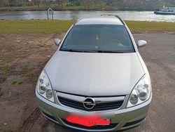 Grau Gebraucht 2007 Opel Vectra Limousine | 2.199 € (Fairer Preis)