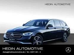 Schwarz Gebraucht 2023 Mercedes E220 Avantgarde Kombi | 41.500 € (Fairer Preis)