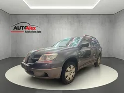 Effektgrau (p) Gebraucht 2008 Mitsubishi Outlander Invite SUV | 2.750 € (Fairer Preis)