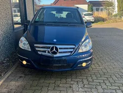 Blau Gebraucht 2010 Mercedes B200 Van / Kleinbus | 5.000 € (Guter Preis)