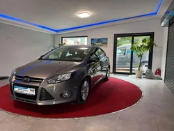Braun Gebraucht 2014 Ford Focus Titanium Limousine | 7.790 € (Fairer Preis)