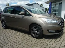 Silber Gebraucht 2018 Ford Grand C-Max Van / Kleinbus | 11.480 € (Guter Preis)