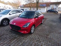 Rot Gebraucht 2024 Suzuki Swift Comfort Kleinwagen | 17.990 € (Teuer)