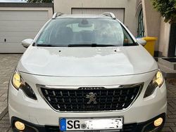 Weiß Gebraucht 2018 Peugeot 2008 Allure SUV | 11.299 € (Fairer Preis)