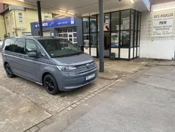 Grau Gebraucht 2023 VW T7 Van | 42.490 € (Fairer Preis)