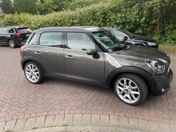 Grau Gebraucht 2014 Mini Cooper D Countryman SUV | 15.900 €
