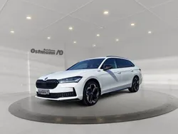Kristallweiß uni Neu 2025 Skoda Superb SportLine Kombi | 58.930 €