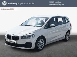 Weiß Gebraucht 2022 BMW 218 Gran Tourer Advantage Van / Kleinbus | 18.880 € (Guter Preis)