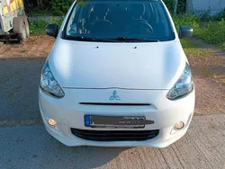 Weiß Gebraucht 2015 Mitsubishi Space Star Diamant Edition Kleinwagen | 4.999 € (Fairer Preis)