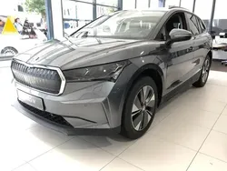 Graphitegrau Gebraucht 2023 Skoda Enyaq iV Loft SUV | 37.880 € (Teuer)