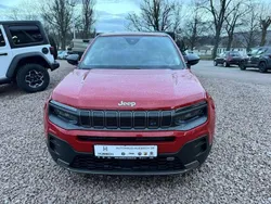 Ruby red (111) Neu 2024 Jeep Avenger EV Longitude SUV | 36.990 €